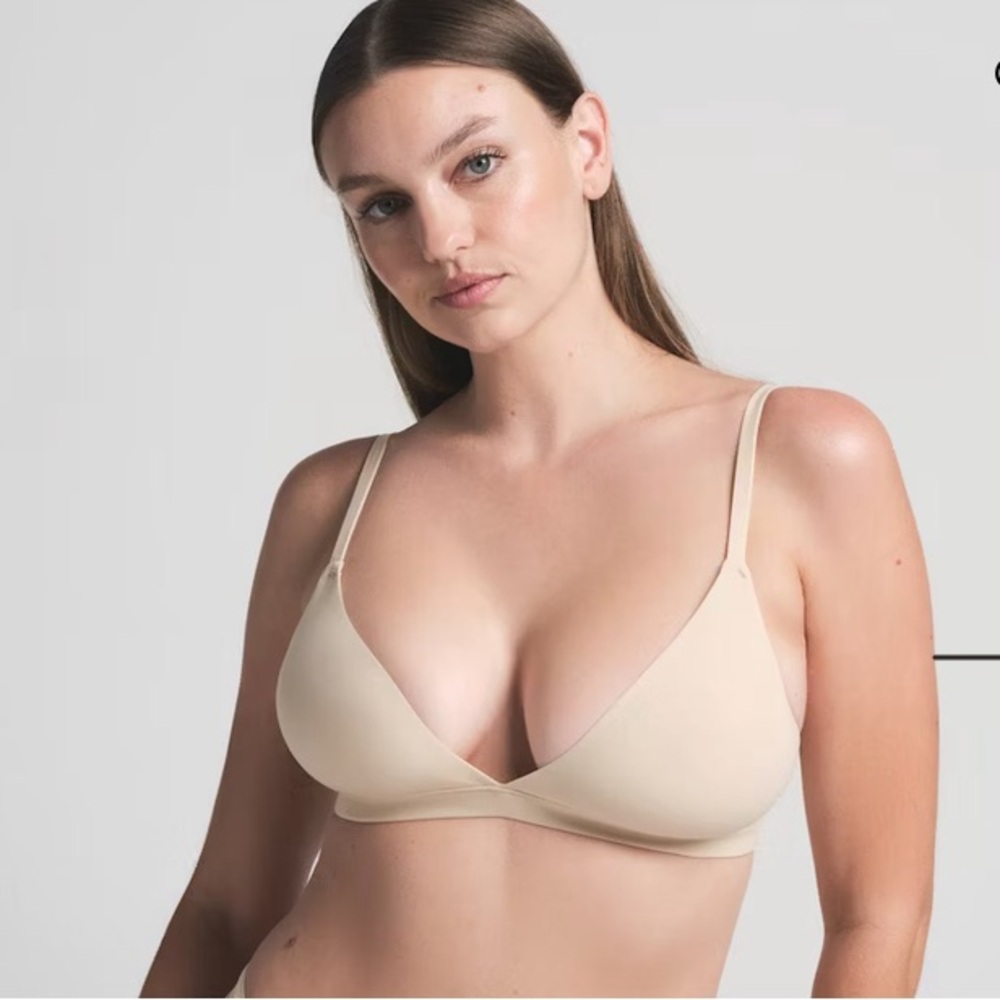 SKIMS Triangle Bralette Size SMALL